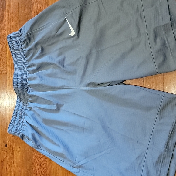 Nike Other - Mens Nike loose fit shorts